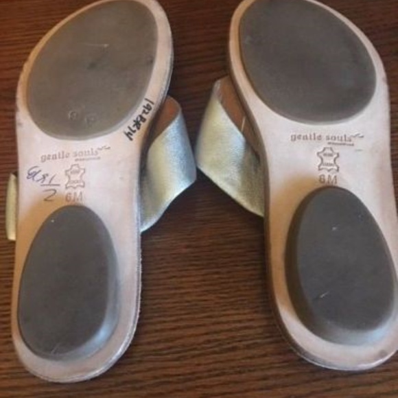 Gentle Souls Silver Crystal Flip Flops - Picture 3 of 3